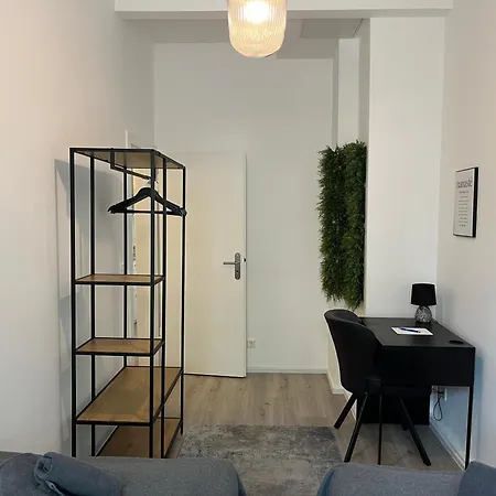 Modern Und Ruhig, Mit Garage & Ps4, Nahe Messe, Rue Und Uniklinik, Voll Ausgestattete Kueche, Bad Mit Dusche Und Badewanne *